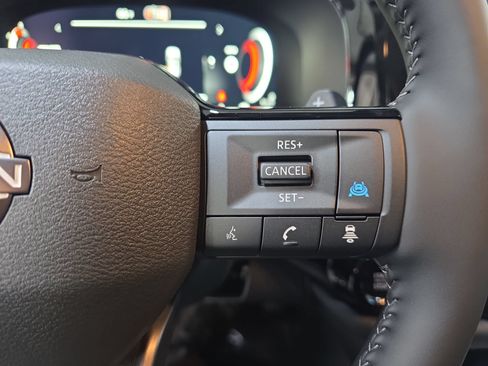 New 2026 Nissan Pathfinder Platinum FWD image 18
