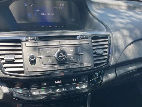 Used 2017 Honda Accord Sport image 25