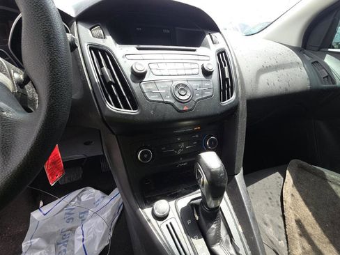Used 2015 Ford Focus SE image 11