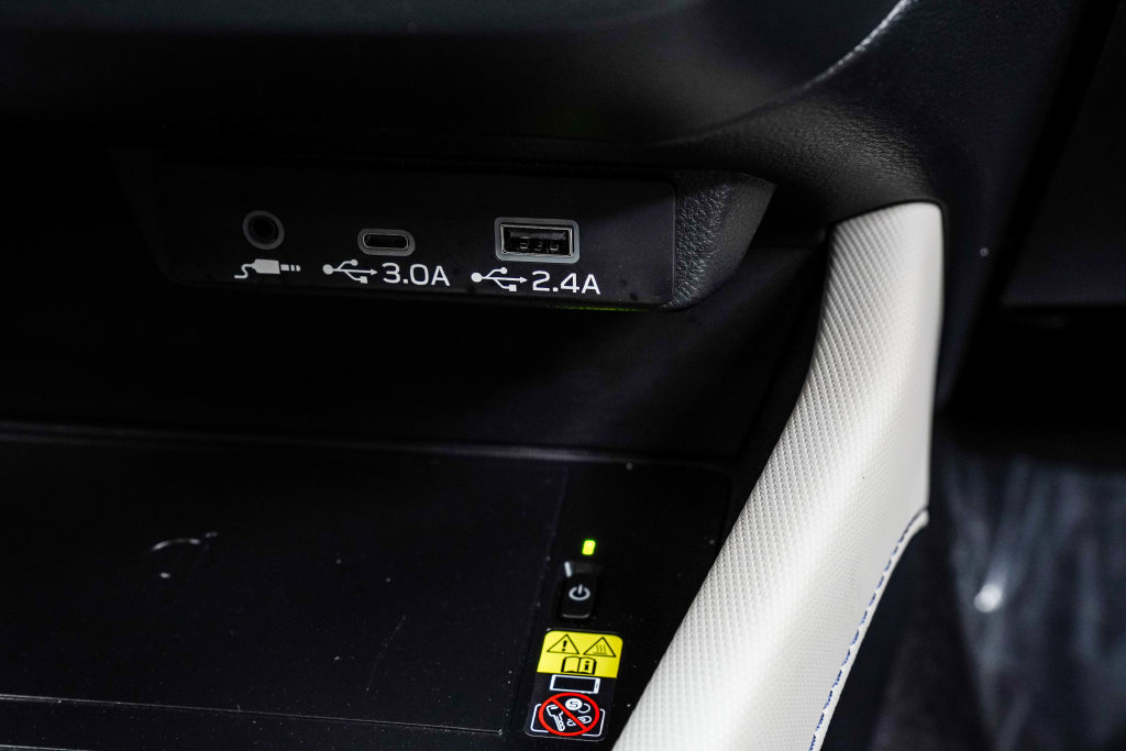 Used 2025 Subaru Forester Limited AWD/4WD image 29