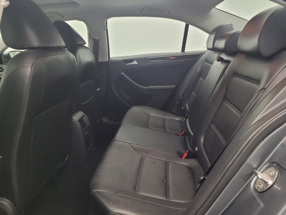 Used 2017 Volkswagen Jetta SEL FWD image 18