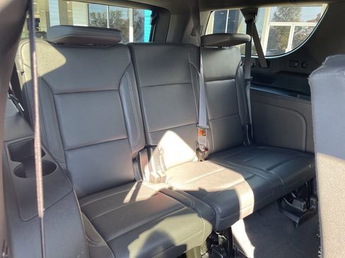 Used 2023 Chevrolet Suburban Z71 w/ Luxury Package image 39