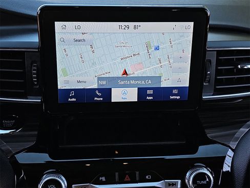 Used 2023 Ford Explorer Limited image 24