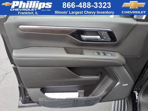 New 2026 Chevrolet Suburban Premier image 10