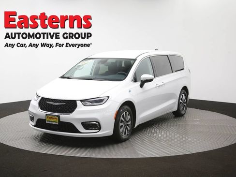 Used 2023 Chrysler Pacifica Touring-L FWD image 58