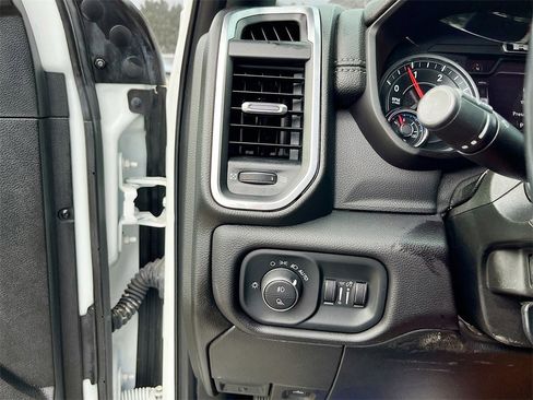 Used 2022 RAM 3500 Laramie image 10