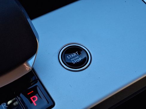 New 2026 Land Rover Range Rover SE image 19