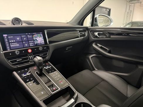 Certified 2026 Porsche Macan w/ Premium Package Plus AWD/4WD image 16