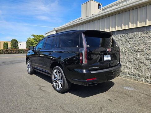 Used 2025 Cadillac Escalade Sport Platinum AWD/4WD image 4