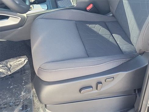 Used 2025 Nissan Frontier SV image 19