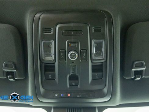 Used 2023 GMC Yukon XL AT4 w/ AT4 Premium Package AWD/4WD image 30