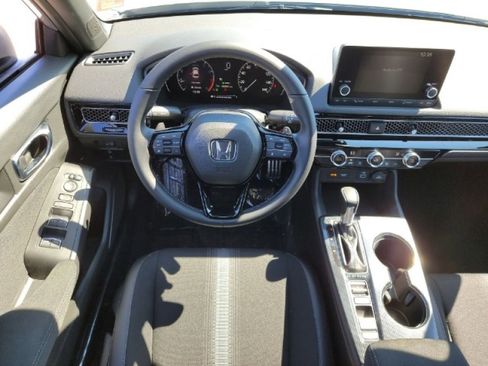 Used 2023 Honda Civic Sport image 11