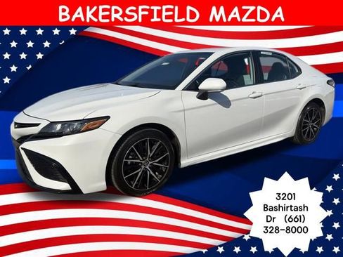 Used 2024 Toyota Camry SE FWD image 1