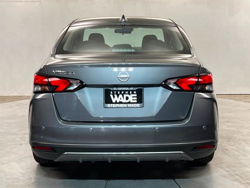 Used 2025 Nissan Versa SV w/ Trunk Package FWD image 4