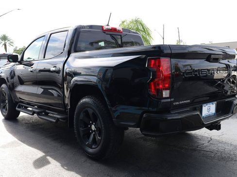 Used 2025 Chevrolet Colorado W/T w/ WT Custom Package RWD image 3