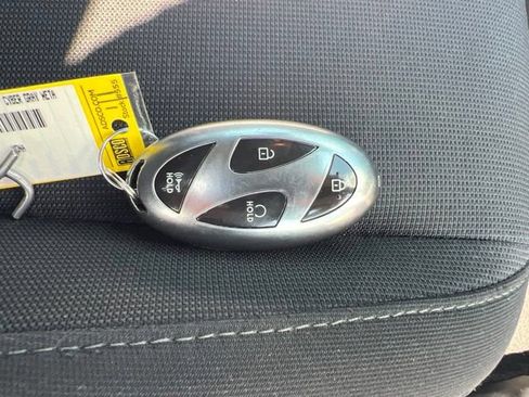 Used 2025 Hyundai Kona SEL FWD image 34