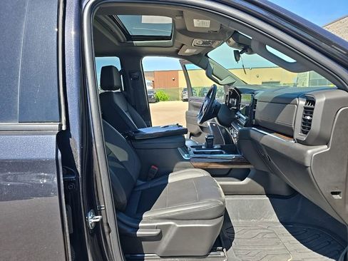 Used 2025 GMC Sierra 1500 Elevation w/ Elevation Premium Package AWD/4WD image 18