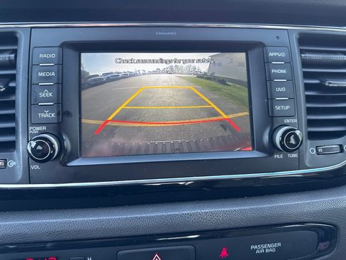 Used 2017 Kia Sedona EX FWD image 20