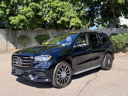 Used 2026 Mercedes-Benz GLS 580 4MATIC image 2