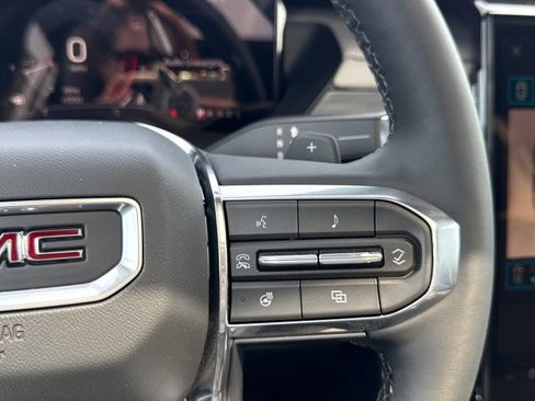 New 2026 GMC Acadia Elevation image 32