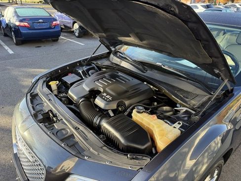 Used 2016 Chrysler 300 C Platinum w/ Safetytec Plus Group image 11