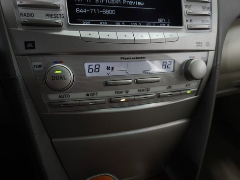 Used 2011 Toyota Camry XLE image 21