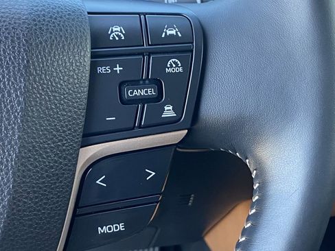 Certified 2025 Toyota Crown Signia XLE image 27