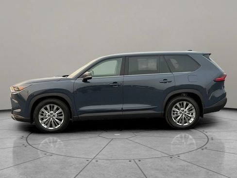 Certified 2025 Toyota Grand Highlander AWD image 3