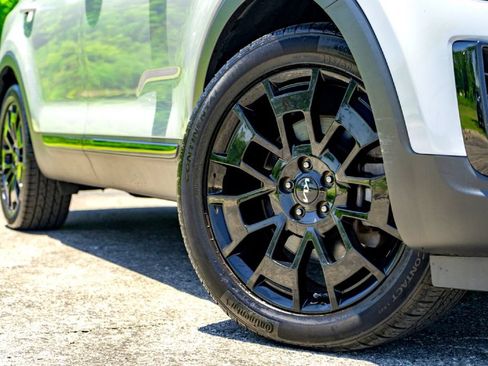 Used 2022 Kia Telluride SX w/ SX Prestige Package AWD/4WD image 3