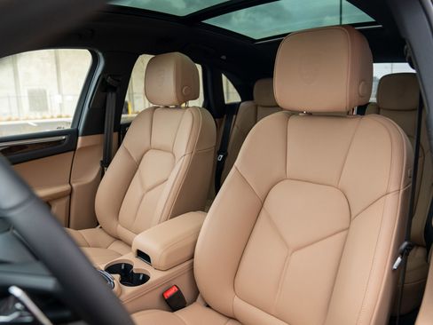 New 2026 Porsche Macan image 5