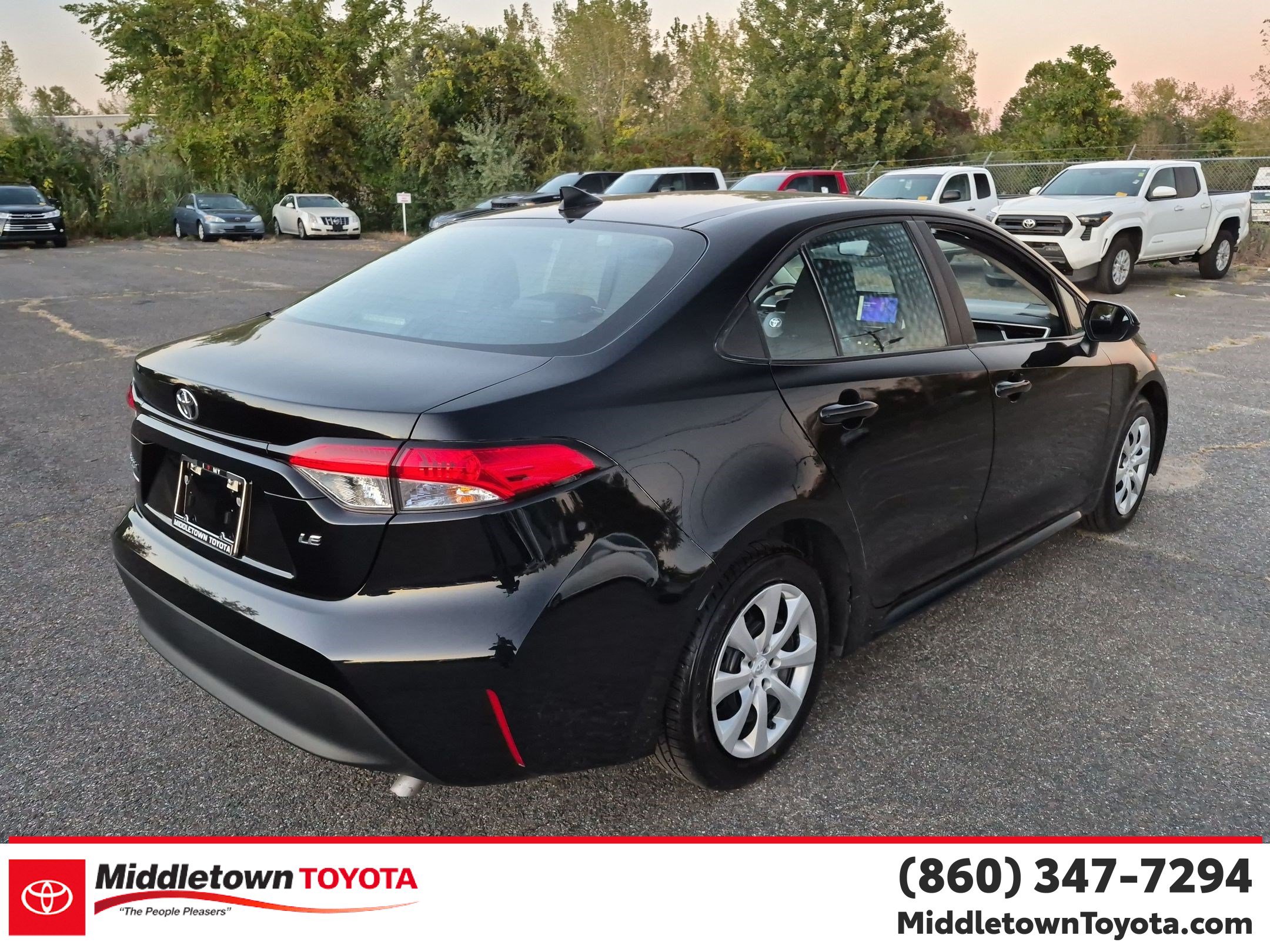 Certified 2025 Toyota Corolla LE FWD image 3
