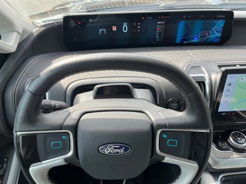 Used 2025 Ford Expedition Max Platinum w/ Platinum Ultimate Package image 21