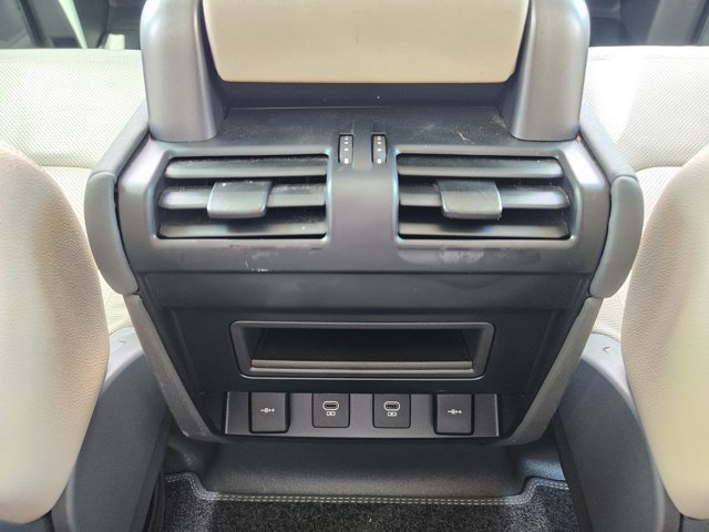 Used 2021 Land Rover Defender 110 SE AWD/4WD image 32