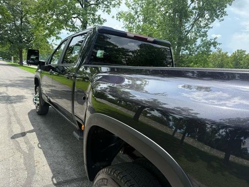 Used 2024 Chevrolet Silverado 3500 LT w/ Convenience Package AWD/4WD image 12