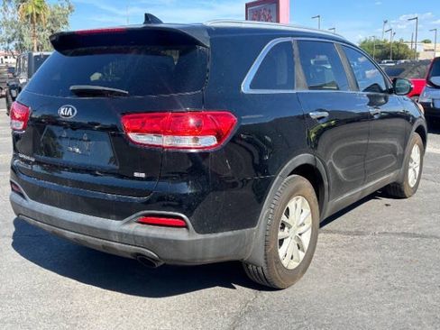 Used 2016 Kia Sorento FWD image 3
