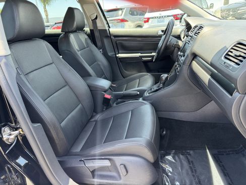 Used 2012 Volkswagen Jetta SE FWD image 34