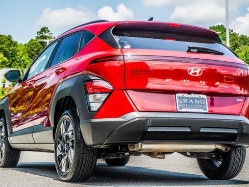 Used 2024 Hyundai Kona SEL AWD/4WD image 11