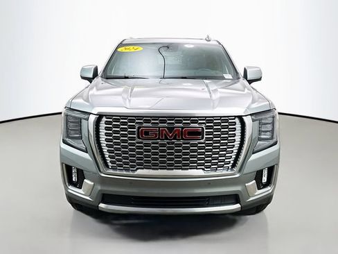 Used 2024 GMC Yukon XL Denali AWD/4WD image 2