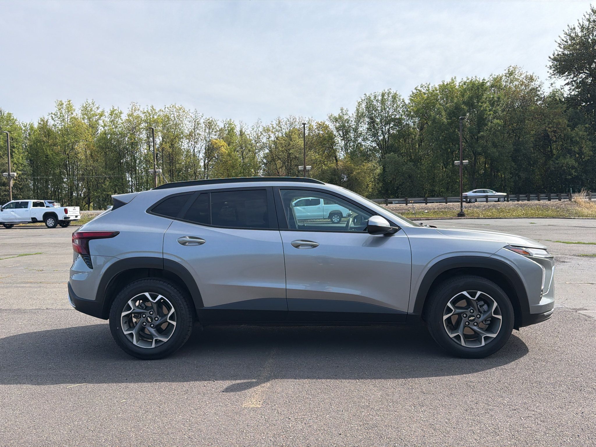 Used 2024 Chevrolet Trax LT FWD image 14