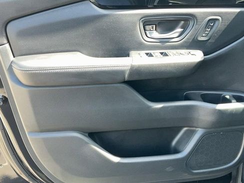 Used 2023 Honda Pilot Touring image 10