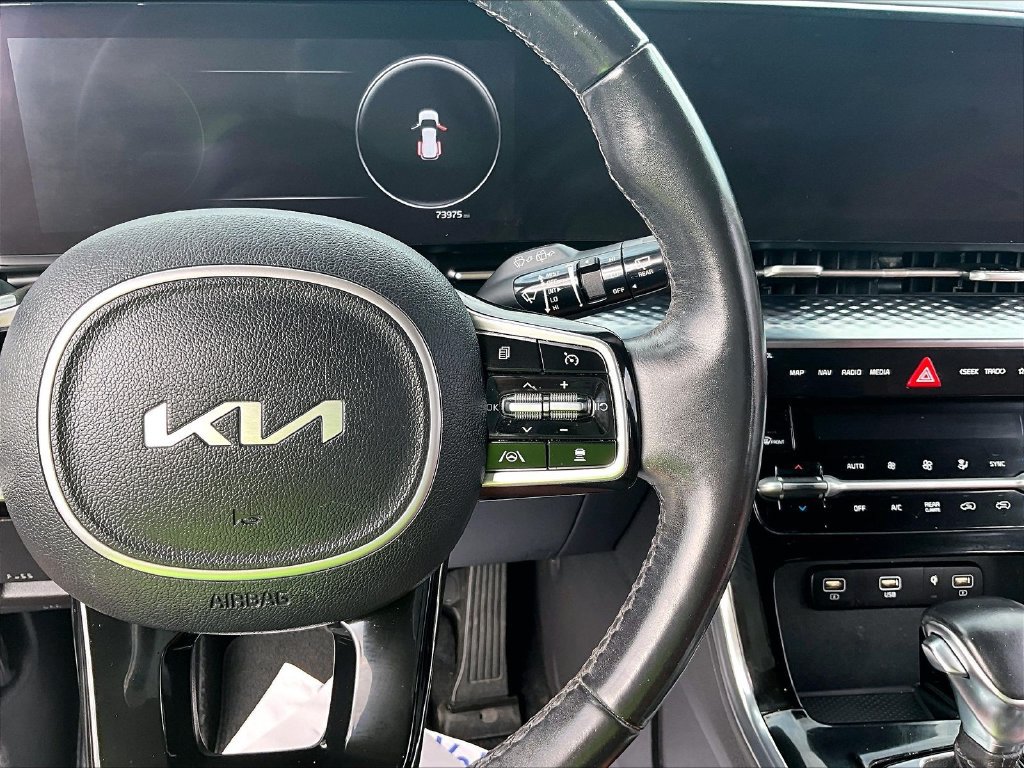 Used 2022 Kia Carnival SX Prestige FWD image 19