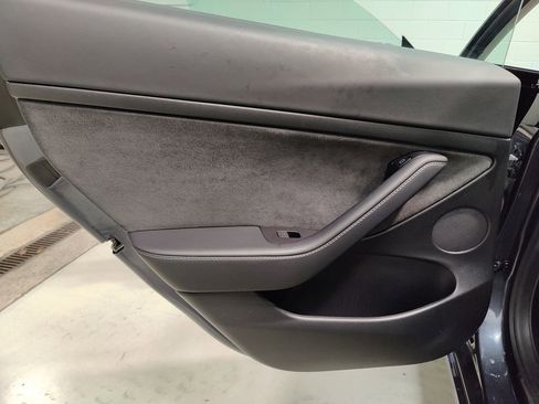 Used 2021 Tesla Model 3 Long Range AWD/4WD image 36