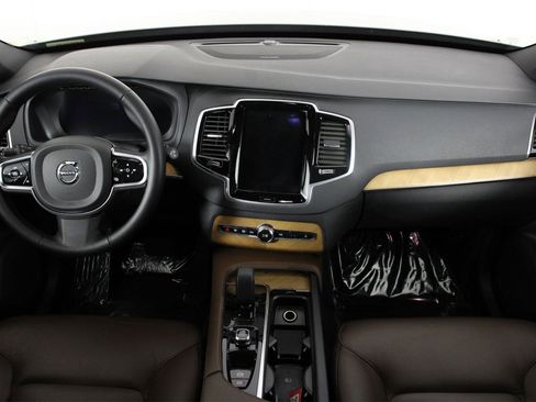 Certified 2024 Volvo XC90 T8 Plus image 7