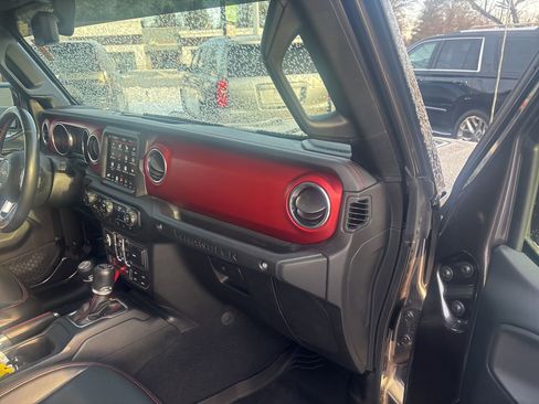 Used 2018 Jeep Wrangler Unlimited Rubicon image 14