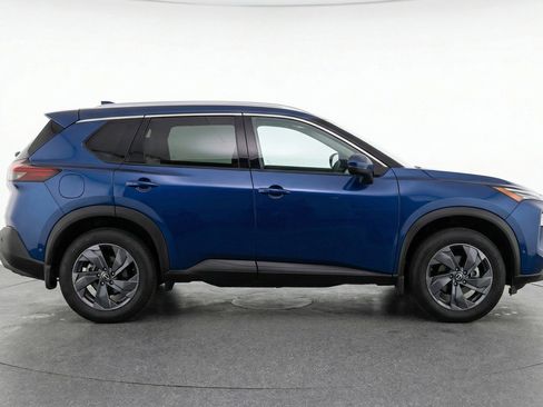 Used 2025 Nissan Rogue SV FWD image 11