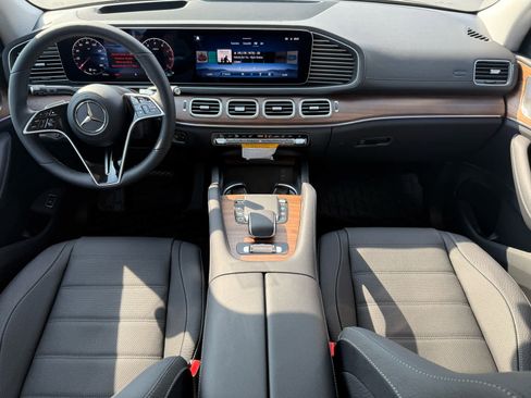 New 2026 Mercedes-Benz GLS 450 4MATIC image 12