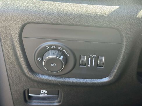 Used 2026 Jeep Grand Cherokee Limited w/ Limited Altitude Package AWD/4WD image 19