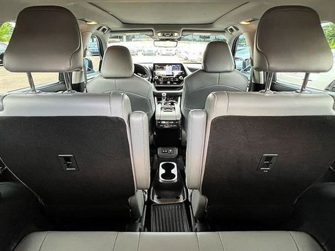 Used 2021 Toyota Highlander Platinum FWD image 49