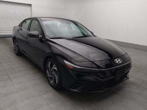 Used 2024 Hyundai Elantra Limited FWD image 13