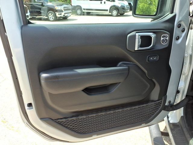Used 2023 Jeep Gladiator Sport AWD/4WD image 18